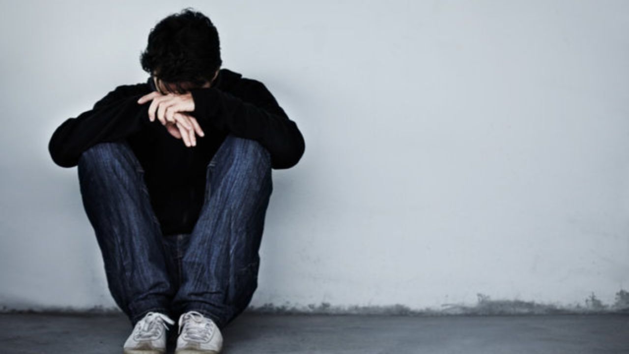چه زمانی به روانپزشک یا روانشناس مراجعه کنیم؟