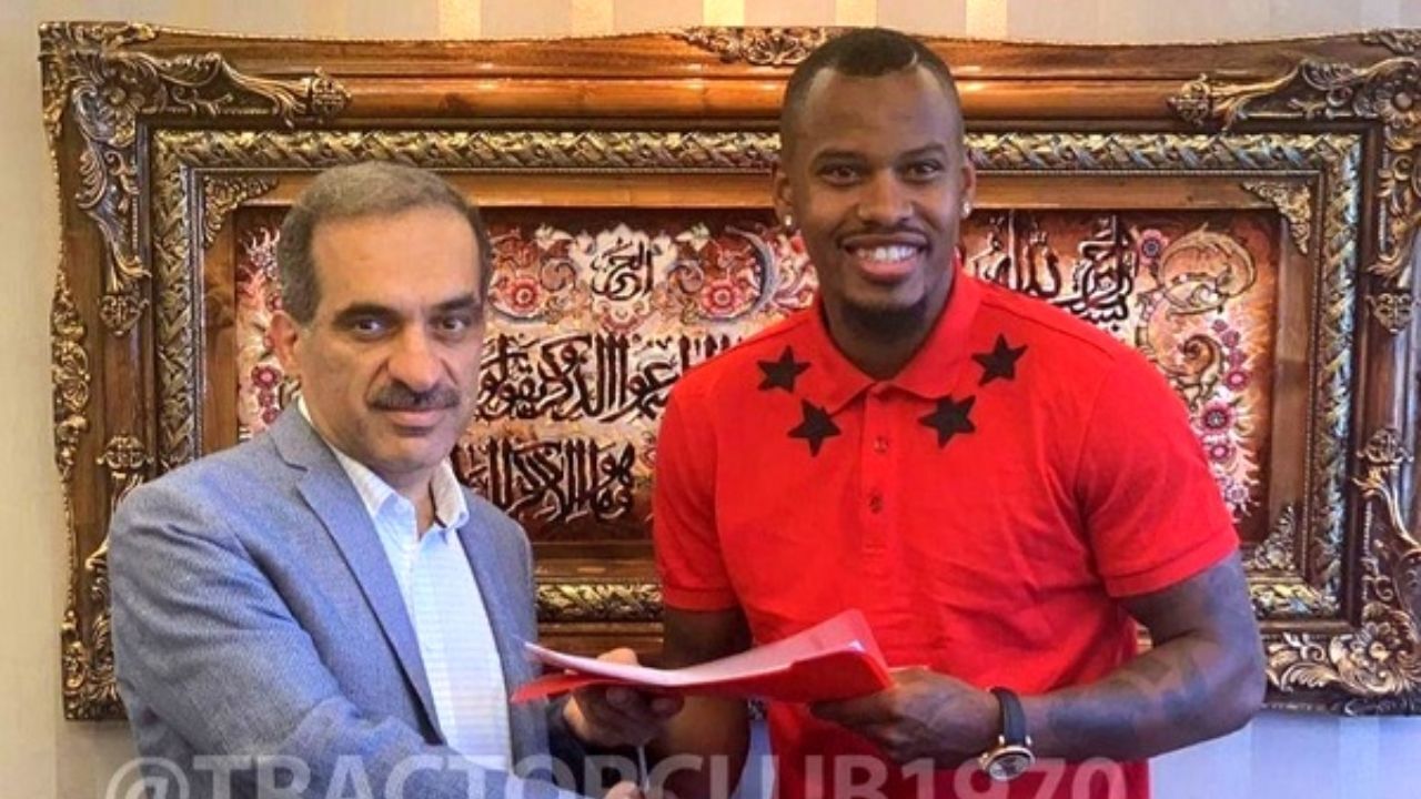 فورچونه مهاجم فرانسوی تراکتور وارد تبریز شد