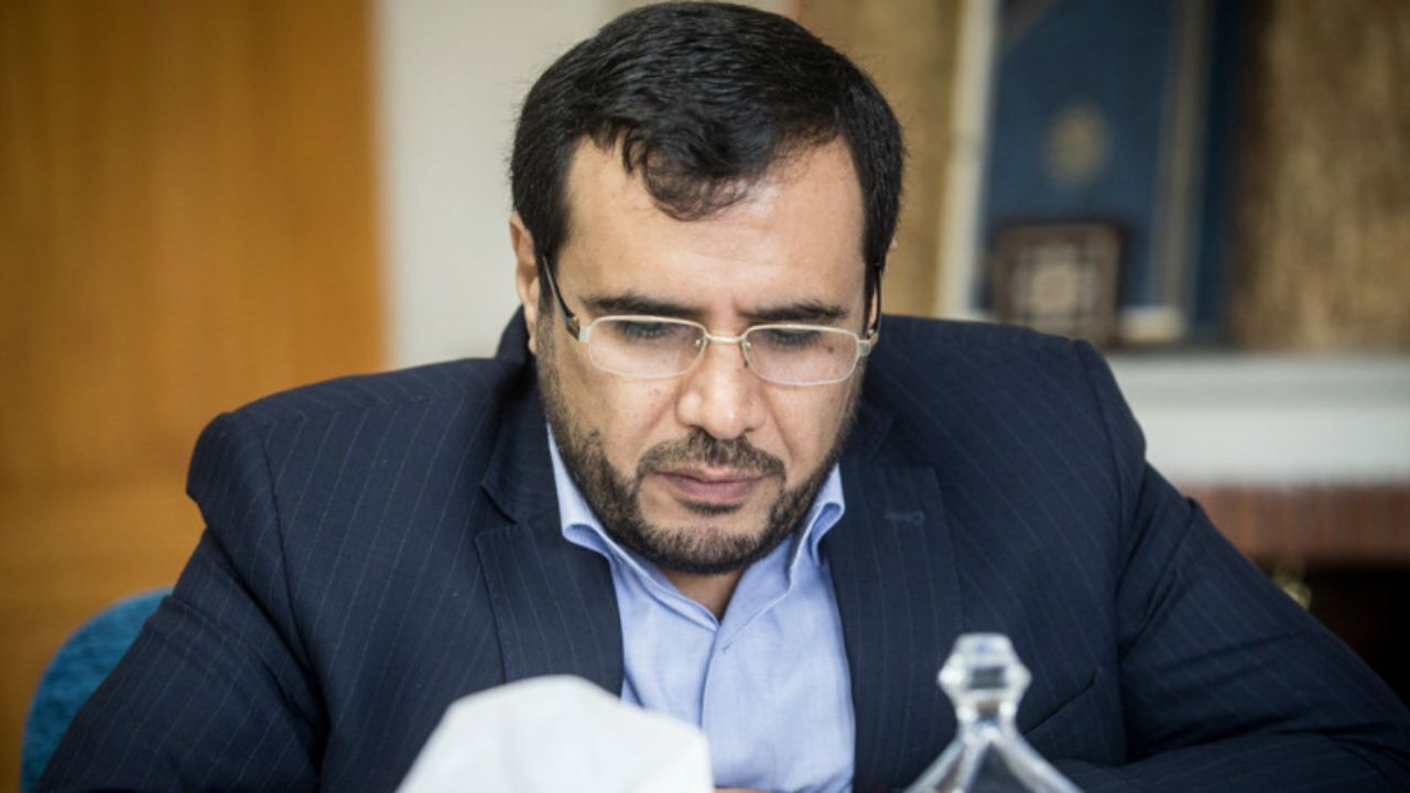 واگذاری سهام خودرویی دولت کلاهبرداری است