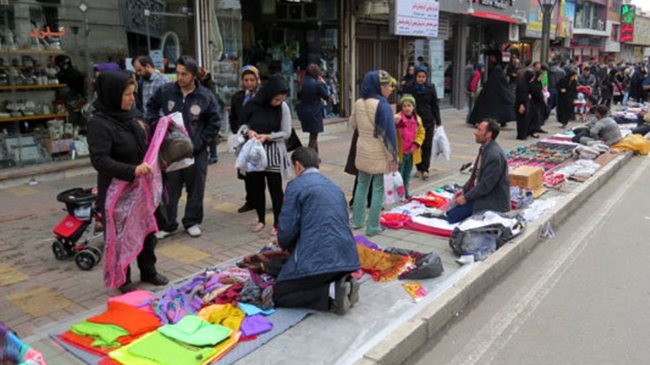 برخورد چکشی با دستفروشان باید قطع شود