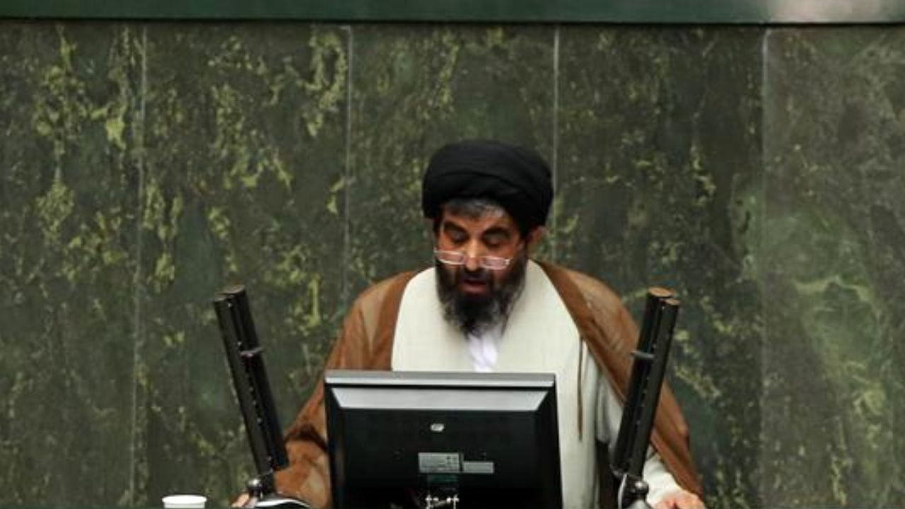 وزیر اقتصاد به موضوع رانت واگذاری هواپیمای ایران ایرتور ورود کند