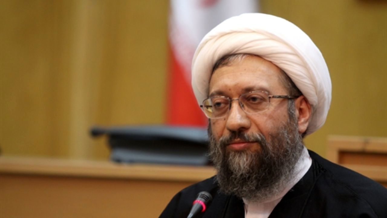  آیت‌الله آملی لاریجانی هیچ صفحه‌ای در فضای مجازی ندارد