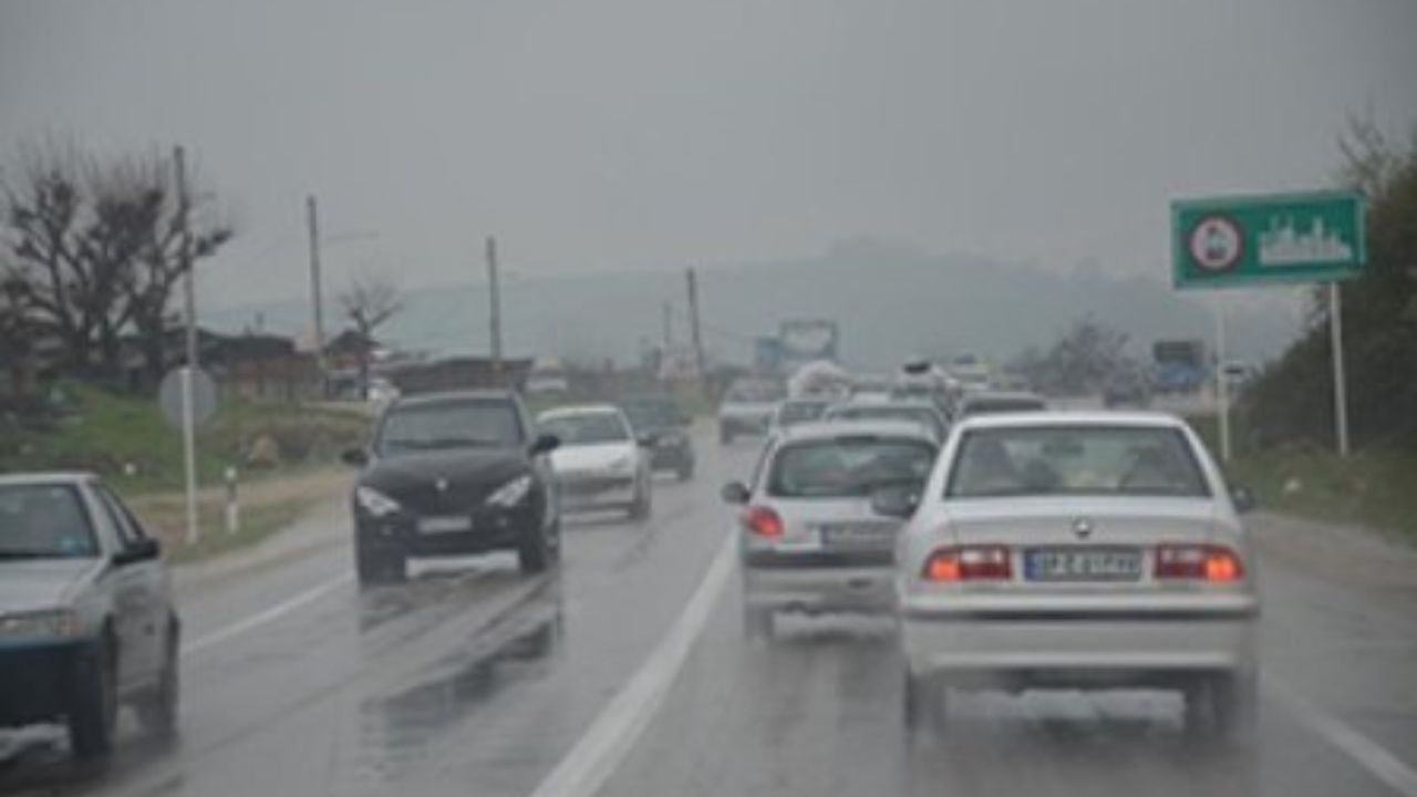 محورهای شمالی کشور میزبان باران و مه