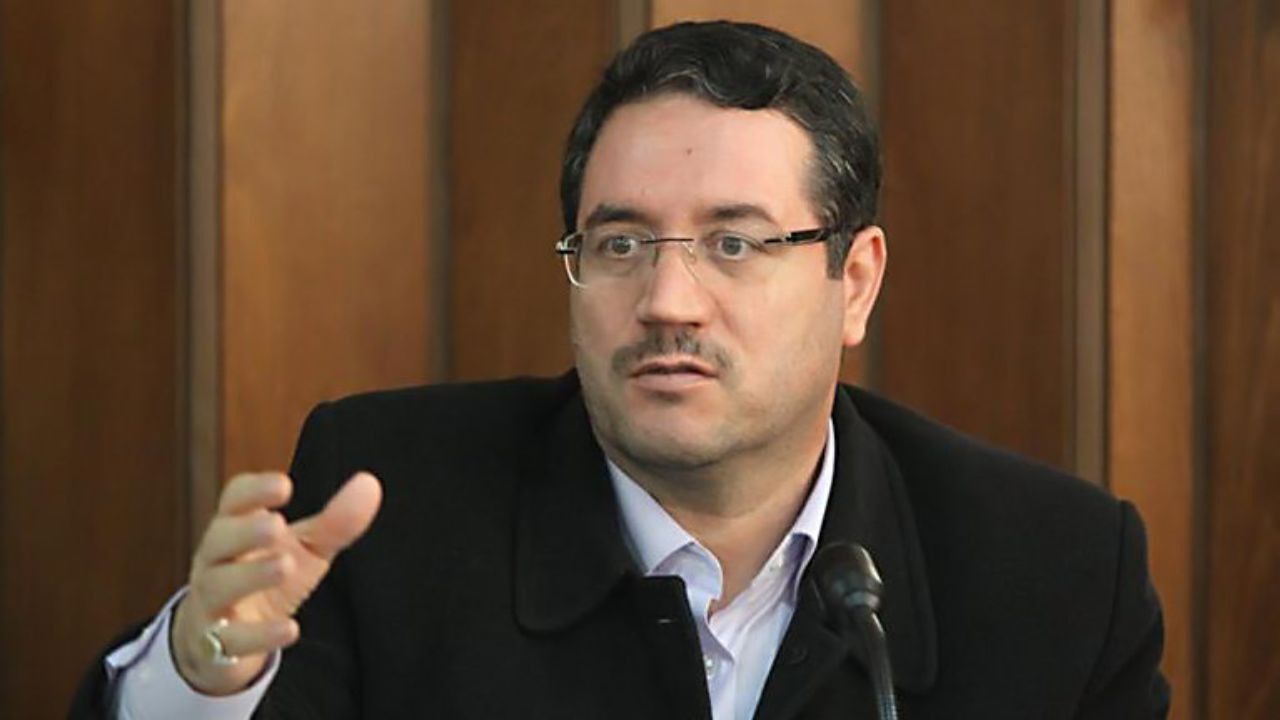 فصل جدیدی از فعالیت خودروسازان در کشور آغاز می‌شود/ دولت از تغییر مدیر عامل ایران‌خودرو حمایت کرد