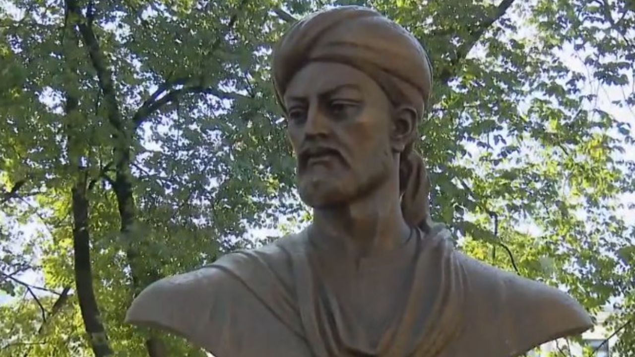 سردیس «علیشیر نوایی» در بلاروس رونمایی شد