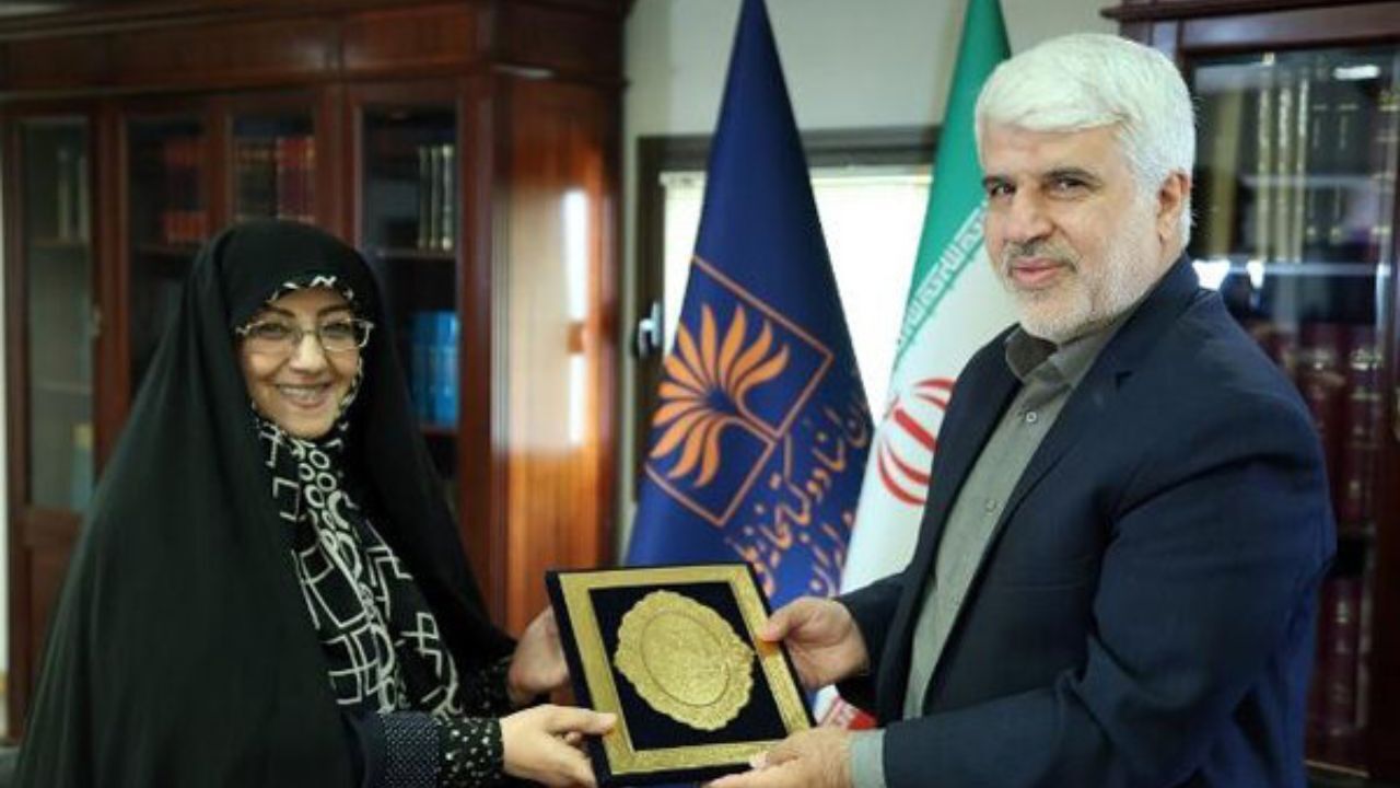 یک میلیون نسخه خطی ایرانی در هندوستان وجود دارد