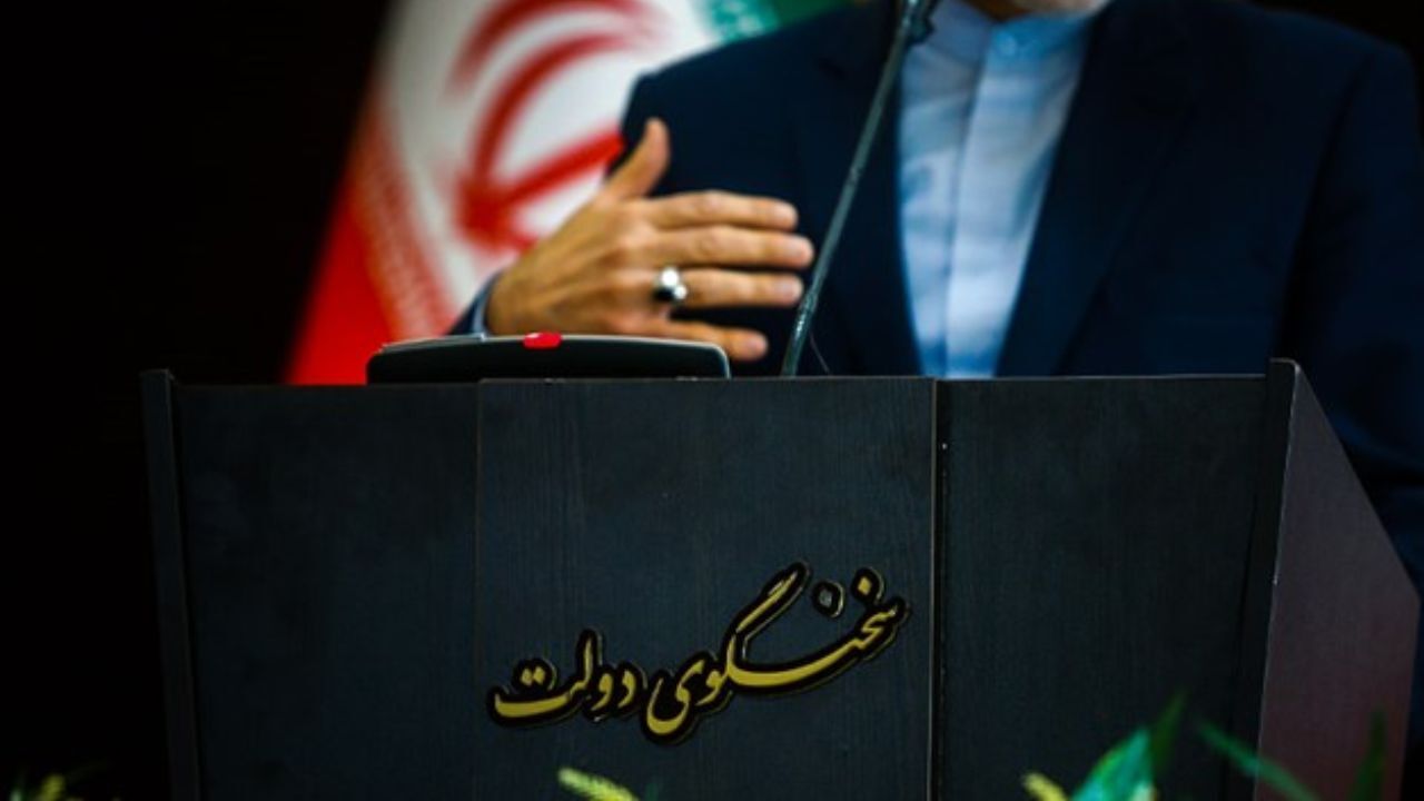 توضیحات دفتر سخنگوی دولت در مورد اظهارات واعظی درباره حضور زنان در ورزشگاه‌ها