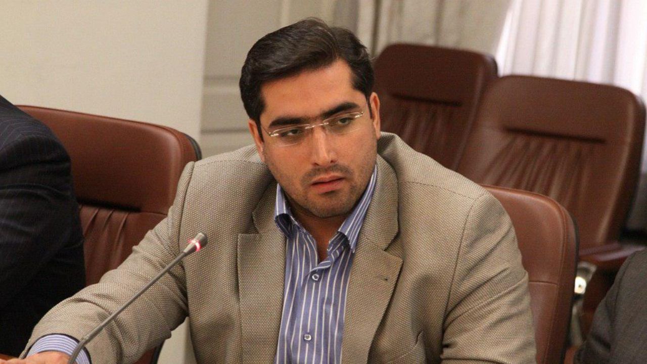 اجرای نهضت ساخت داخل با خوداتکایی در تولید کالاهای حساس