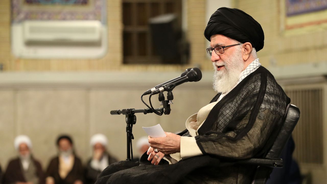 یک جو غیرت در وجود رضاخان نبود + ویدئو