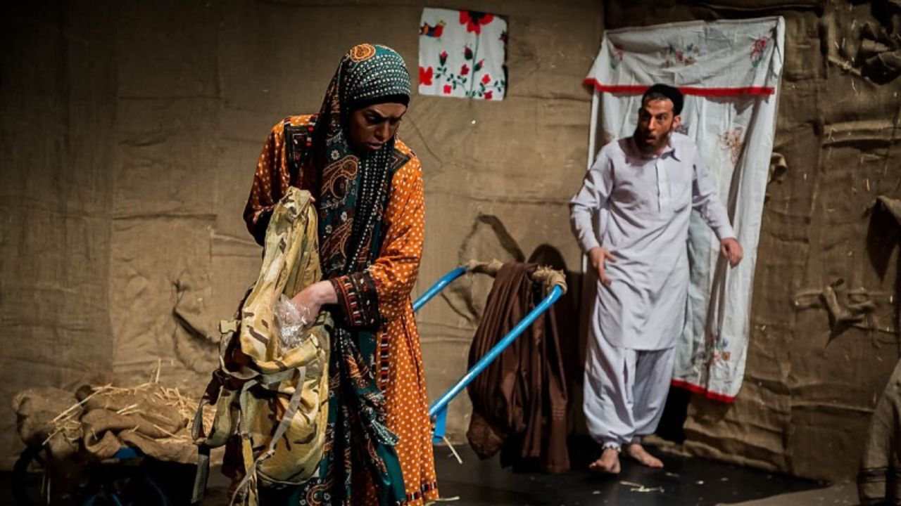 نمایش «خروس» در ترکیه به روی صحنه می‌رود