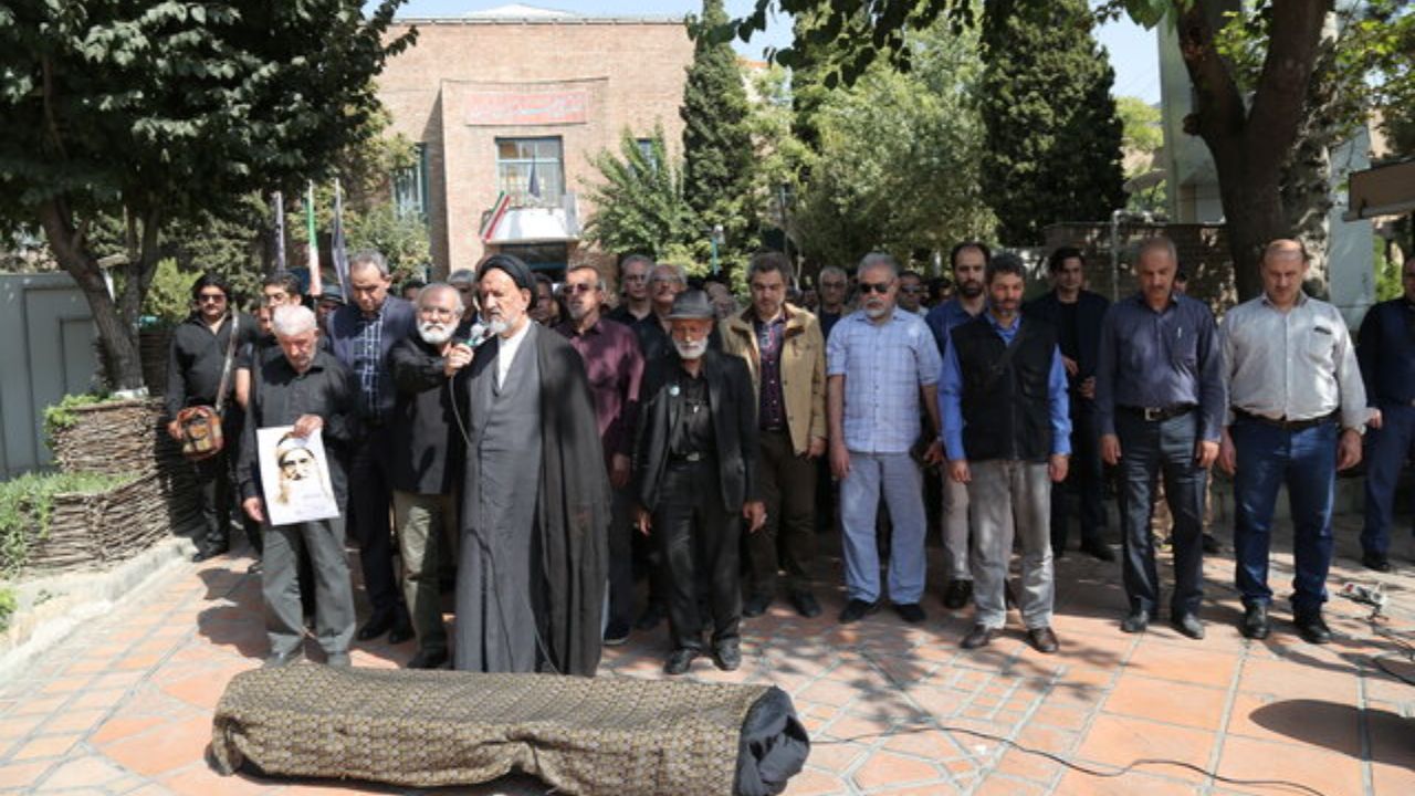 هنرمندی نیست که شادکام بمیرد