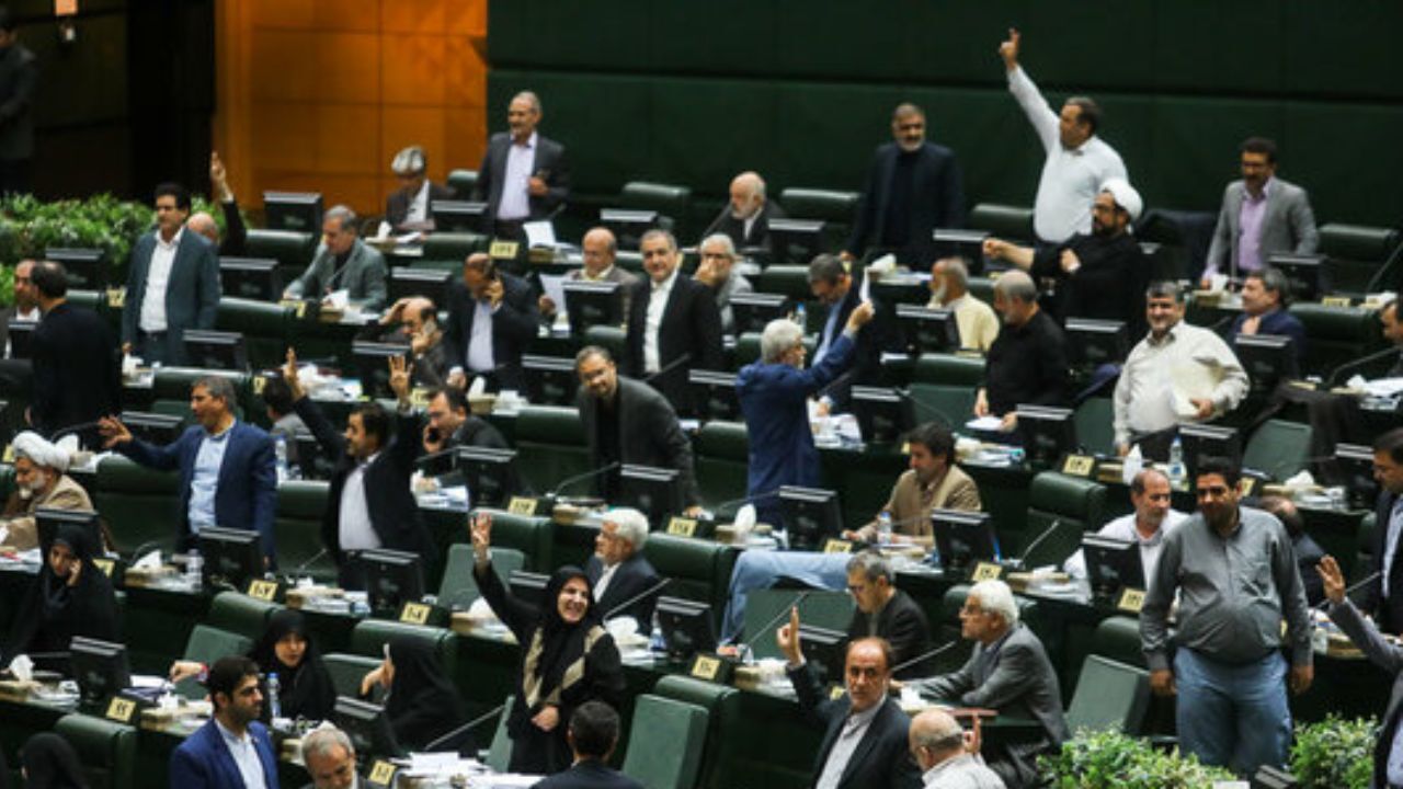 باید دیپلماسی مجلس را راه بیندازیم