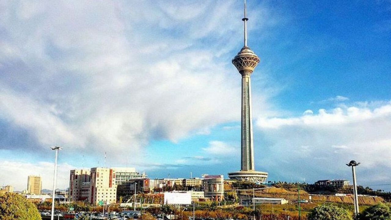 دانش‌آموزان و دانشجویان برای بازدید از برج میلاد 40 درصد تخفیف می‌گیرند