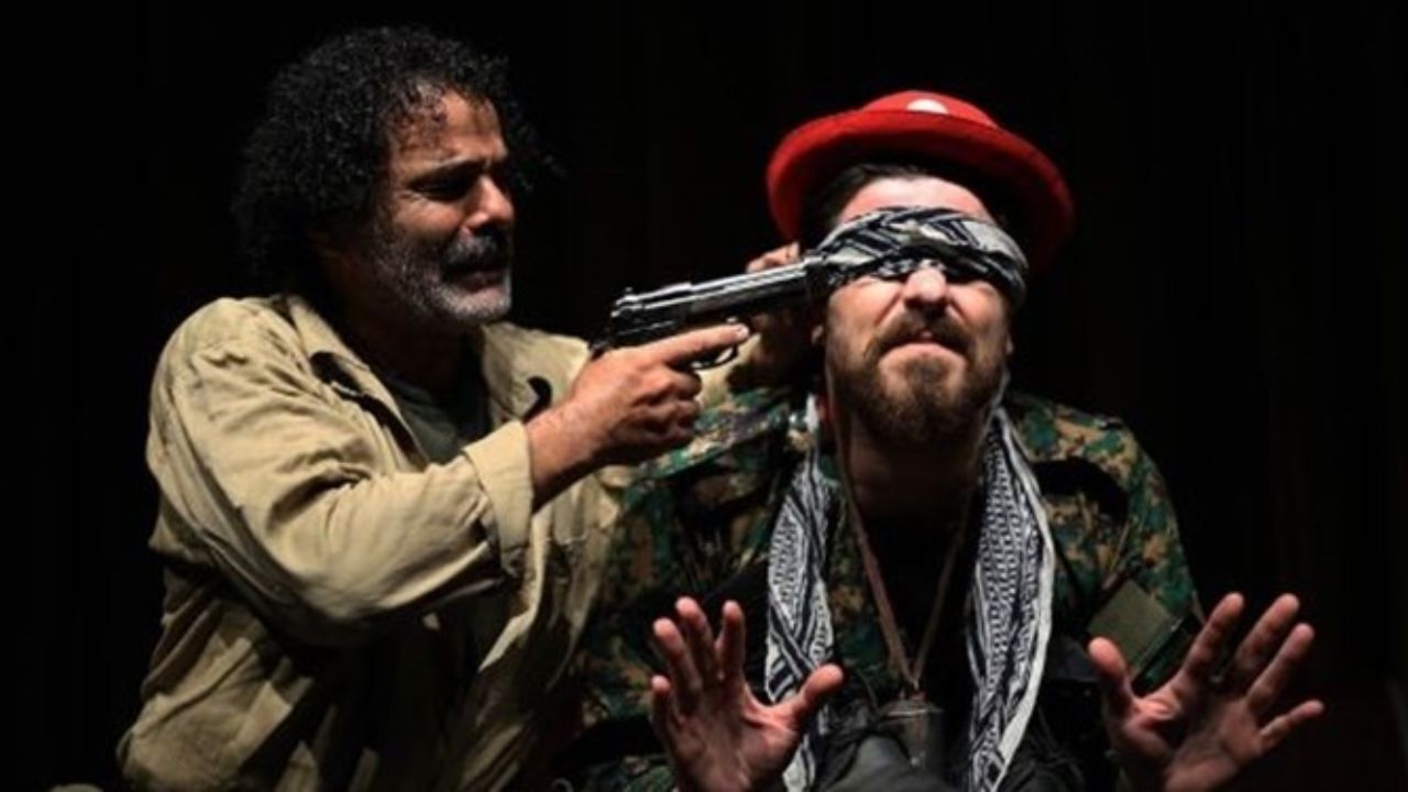 نمایش نمایی از دفاع مقدس با «ناشناس» بر روی صحنه رفت