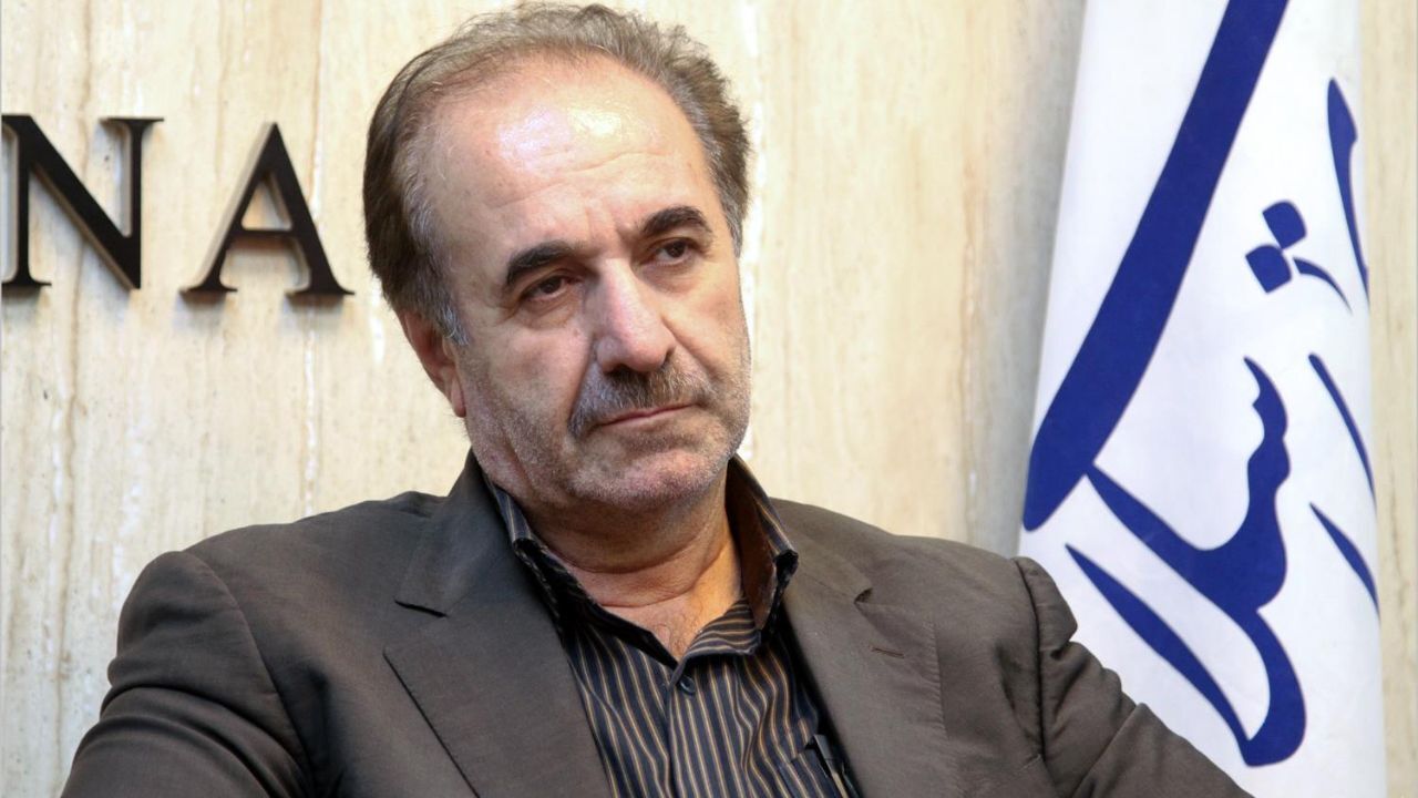 فقر، فساد، فحشا و بیکاری مهم‌ترین آسیب‌های اجتماعی کشورند/ تعامل با دنیا همه آسیب‌های اجتماعی را ریشه‌کن می‌کند/ همه سلایق سیاسی به منظور رفع فقر با هم متحد شوند/ تا فقر حل نشود باید هر روز منتظر چالش‌های جدیدی باشیم