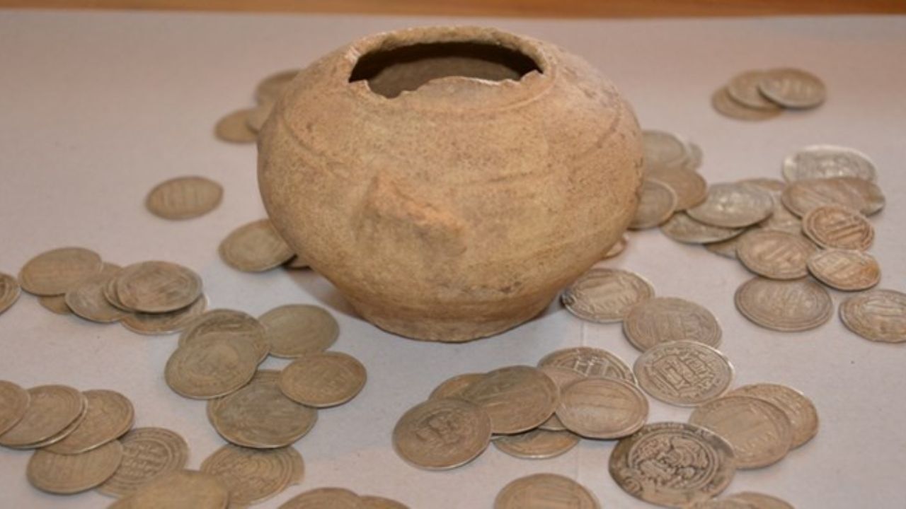 110 اثر تاریخی دشت و کوهپایه در موزه ملی ایران رونمایی شد