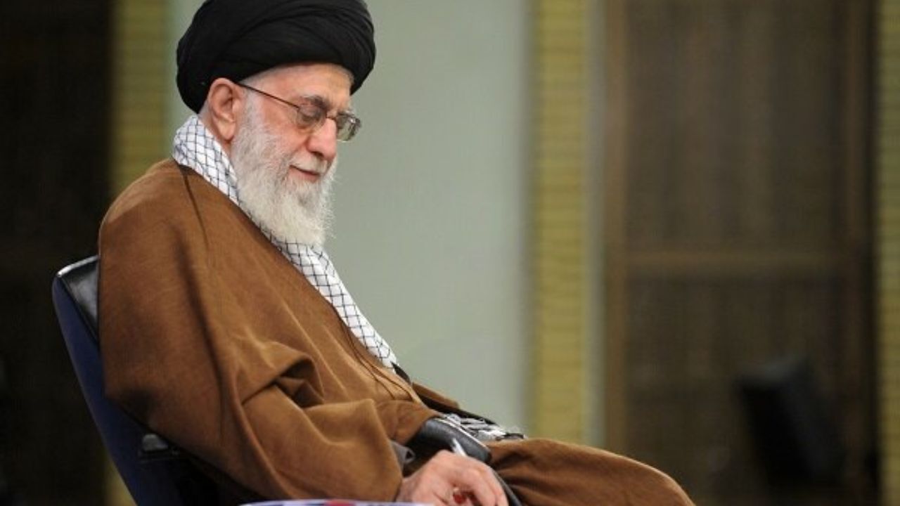پاسخ رهبر انقلاب به سوالی درباره «خوردن خوراکی‌های دارای ژلاتین»
