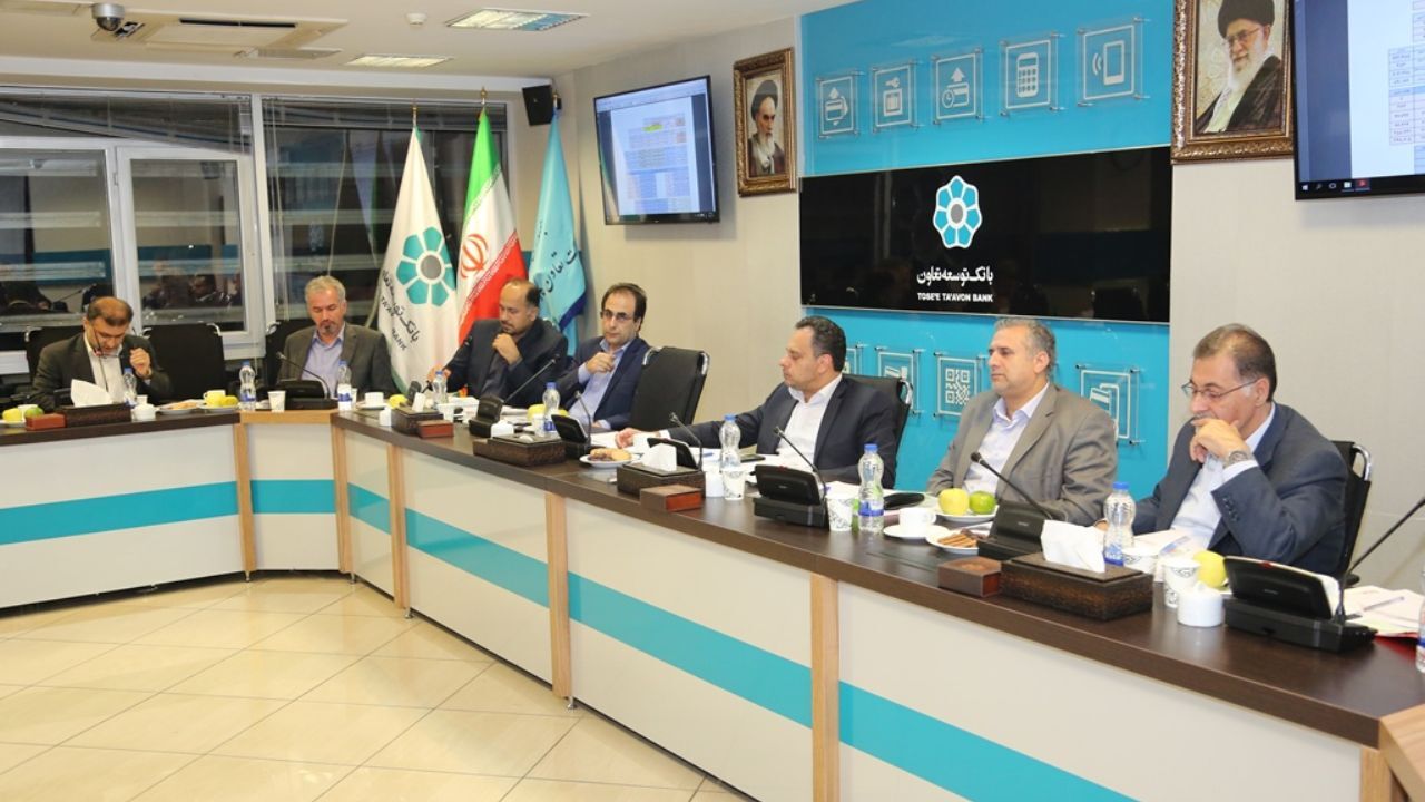 ضریب نفوذ بانکداری الکترونیک بانک توسعه تعاون در حال افزایش است