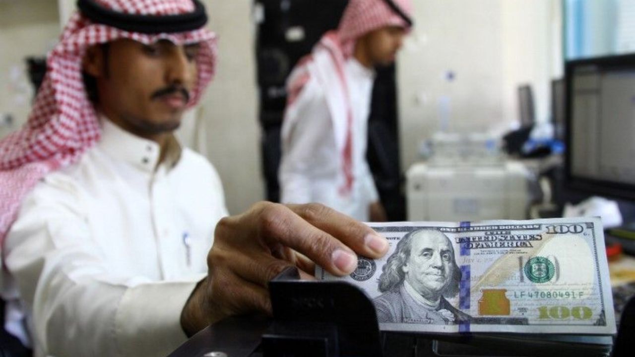 کاهش نرخ رسمی یورو  و افزایش پوند