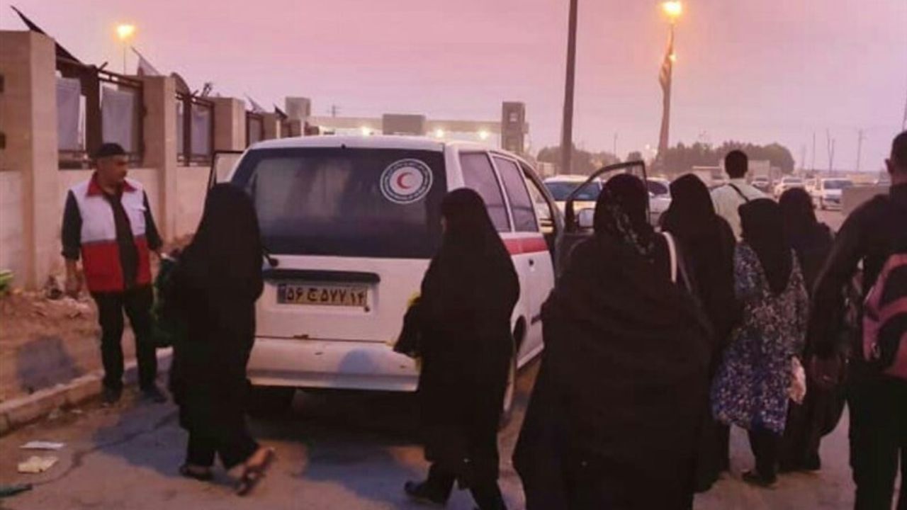 مصدومیت 15 زائر ایرانی بر اثر واژگونی یک دستگاه ون در «عراق»