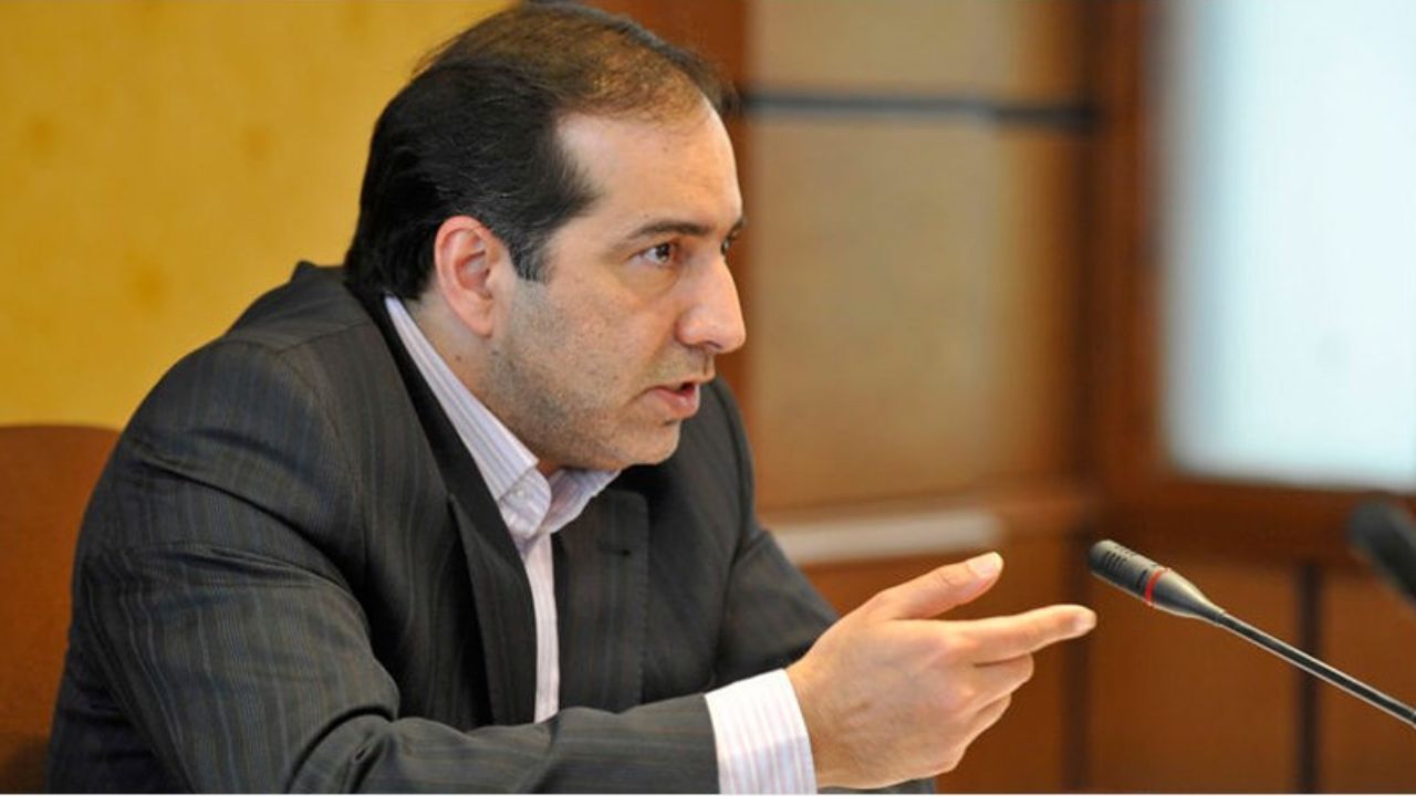 از ریاست قوه قضاییه تقاضا داریم وارد موضوع شوند/ به دنبال حل مشکل توقف اکران خانه پدری هستیم/ اکثر مخاطبان و کارشناسان، این فیلم را ترویج خشونت علیه زنان نمی‌دانند/ جای تعجب است که عده‌ای می‌گویند هیچ اصلاحی در این فیلم صورت نگرفته است/مگر می‌شود اعضای شو