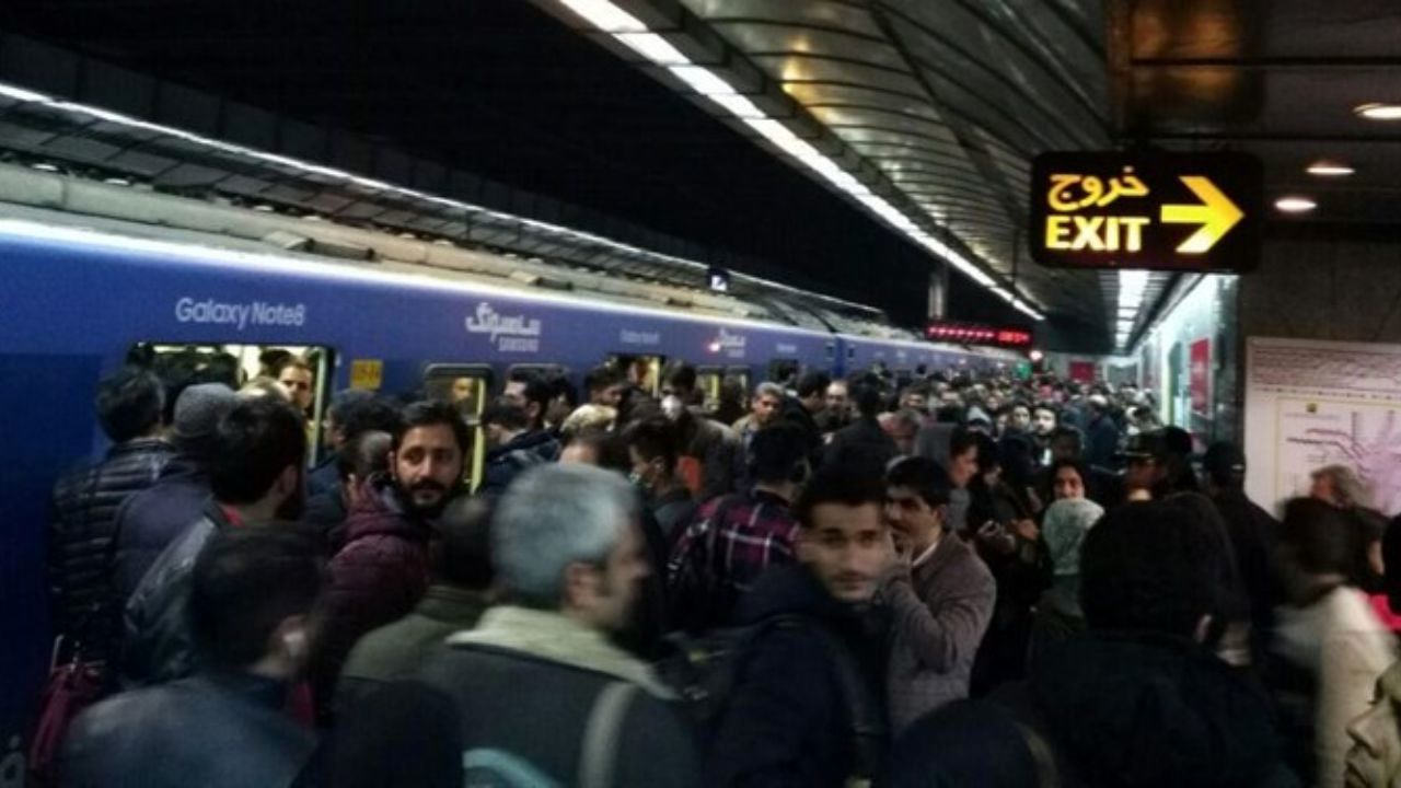 اختلال در خط 2 مترو تهران به علت نقص فنی بود