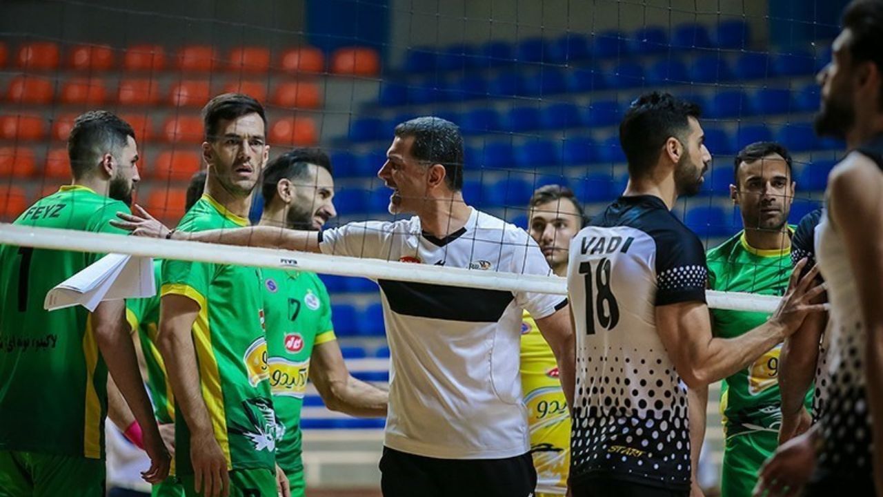 داوران و ناظران لیگ برتر والیبال قاطعیت ندارند/ نباید به خاطر هر مساله‌ای بازیکن را به کمیته انضباطی کشاند/ بازیکنان ایرانی به خاطر هر امتیازی که ردوبدل می‌شود به سمت داور می‌روند/ فدراسیون والیبال کمبودهای زیادی دارد