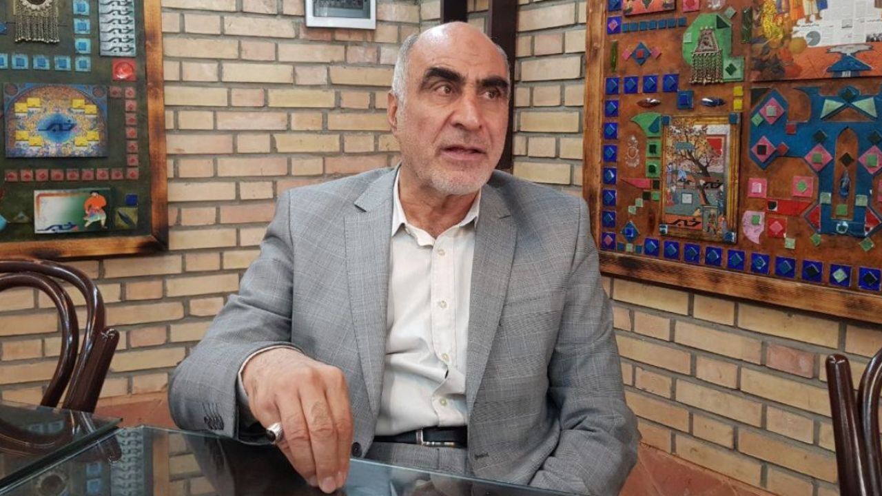 روحانی باید با مردم گفتگو کند/ کم‌کاری دولت بهانه دست دشمن داد