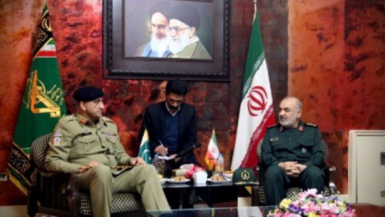 ضرورت وحدت هرچه بیشتر امت اسلام برای مقابله با توطئه‌های دشمنان