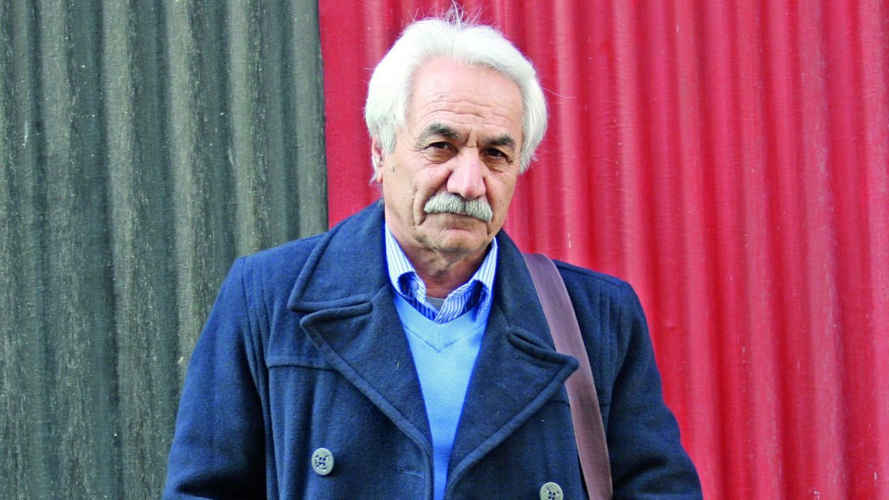 قباد آذرآیین از جایزه ادبی «جلال آل‌احمد» انصراف داد