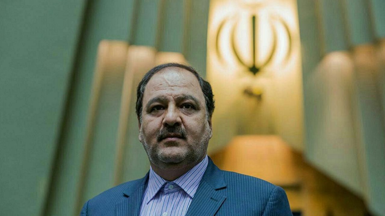 دولت باید بنزین را تدریجی گران می‌کرد