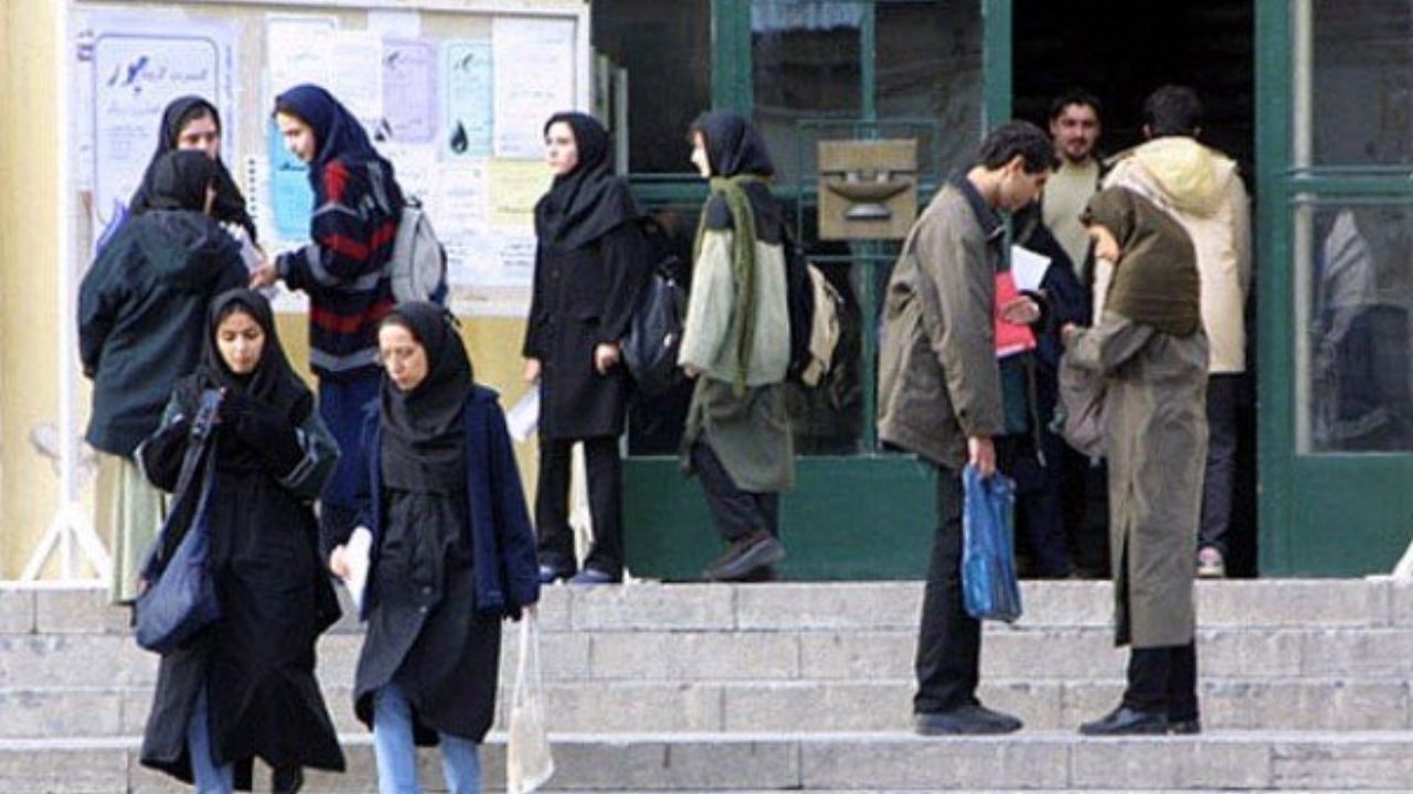 دانشگاهیان الگوی مناسب علمی و اخلاقی باشند