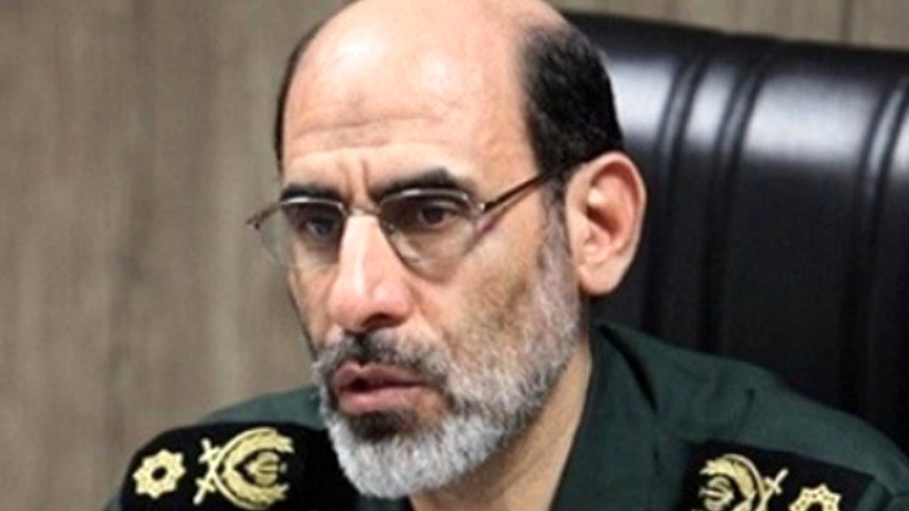 ما دست خالی هم از انقلاب دفاع می‌کنیم