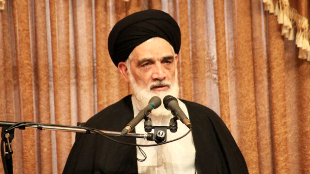 باید با روحیه جهادی و انقلابی به کشور خدمت کرد