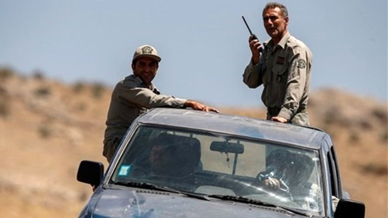 هیچ سهمیه بنزینی به محیط‌بانان نداده‌اند/ برخی محیط‌بانان پول بنزین آزاد را از جیب می‌پردازند/ بدون خودرو تا به محل حادثه برسیم کار از کار گذشته است/ دل‌شان برای ما نمی‌سوزد، حداقل به فکر محیط‌زیست باشند