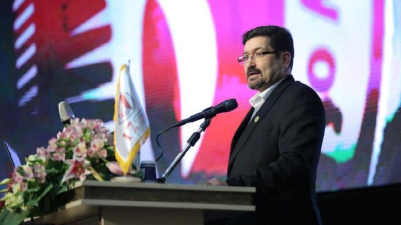 باید تجاری‌سازی آموزش را توسعه دهیم/ فروش صندلی واقعیت ندارد