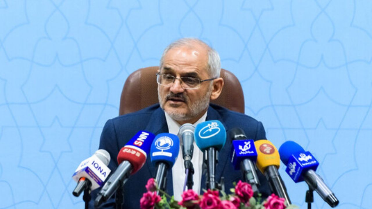 هیچ دانش آموزی در حوادث اخیر دستگیر نشد/گزارش مستندی درباره کشته‌شدگان نداریم/ ارائه تسهیلات ویژه به فرهنگیان ساکن در بافت فرسوده/ توزیع شیر رایگان در استانهای محروم/ تسویه پاداش پایان خدمت به تاخیر افتاده بازنشستگان سال 97/ هرکسی، حتی شخصیت‌های مطرح می‌ت