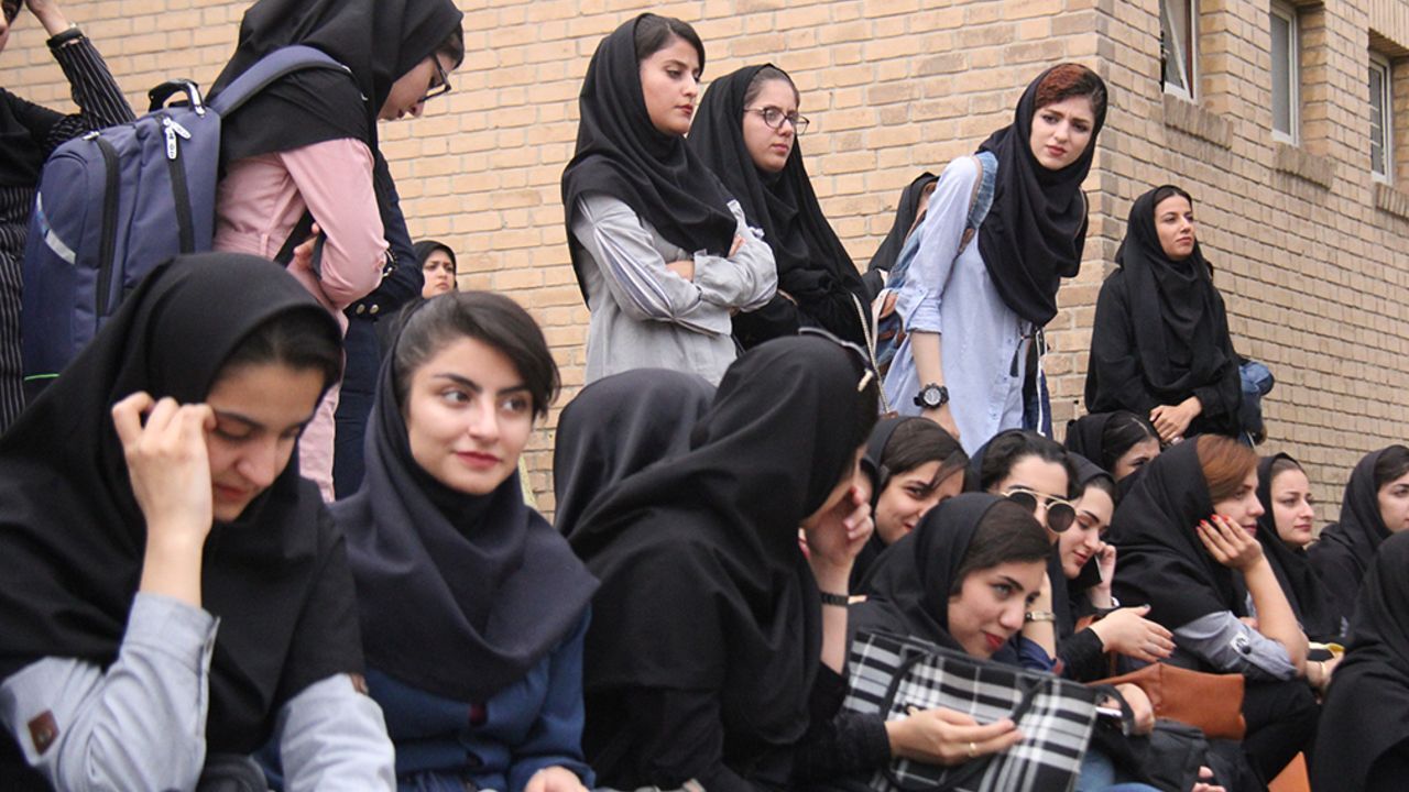 طرح فرهنگی تبریک روز دانشجو در 45 دانشگاه تهران