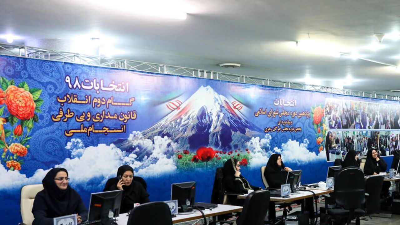 چه کسانی در آخرین روز برای انتخابات مجلس ثبت‌نام کردند؟/ حضور دقیقه نودی سیاسیون/ ثبت‌نام بدون نوبت قالیباف