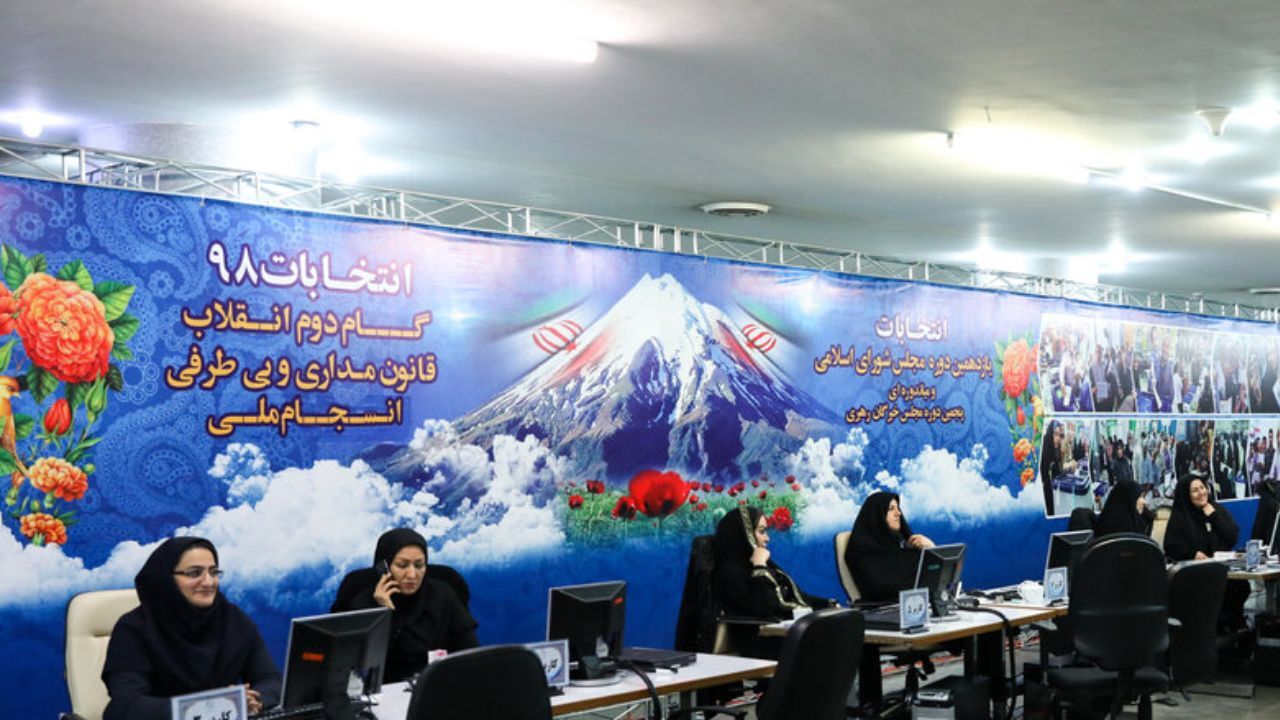 چه کسانی در آخرین روز برای انتخابات مجلس ثبت‌نام کردند؟/ حضور دقیقه نودی سیاسیون/ ثبت‌نام بدون نوبت قالیباف