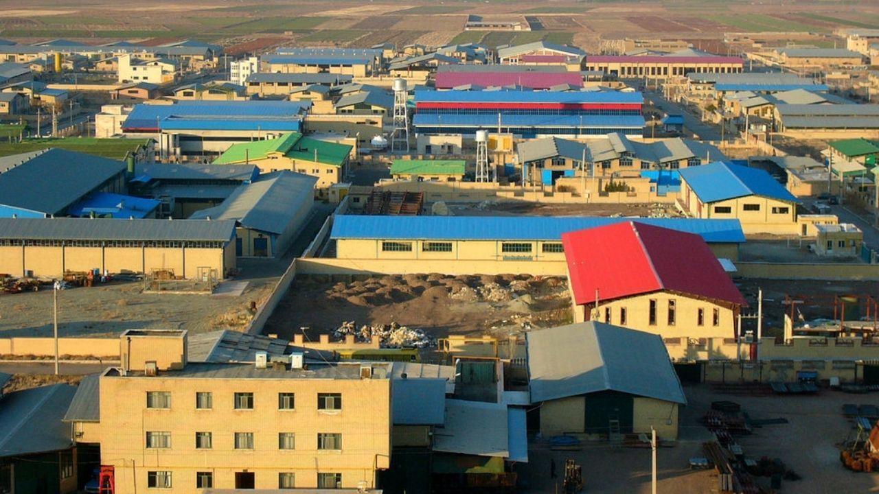 تهدید تعطیلی بنگاه‌ها پس از گرانی بنزین / آمار تعطیلی بنگاه‌های صنعتی محرمانه است