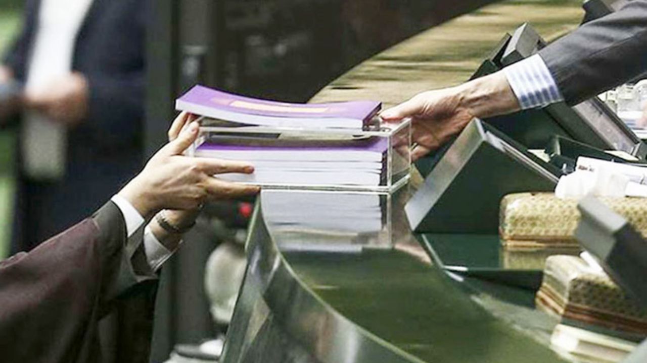 دولتی‌ها زیان خود را از هزینه‌های جاری پوشش می‌دهند/ تعداد زیان‌ده‌های دولتی در سال 99 به 200 شرکت می‌رسد/ 7 شرکت دولتی به لیست بودجه‌بگیران اضافه می‌شود