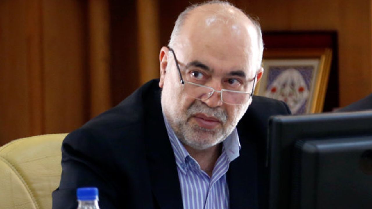 مسئول خواندن جعبه سیاه هواپیمای اوکراینی ایران است/ توانایی خواندن جعبه سیاه را داریم/ هواپیما در ارتفاع 8 هزار پایی آتش گرفته است/ نمی‌توانیم از نظر کارشناسی تایید کنیم موتور هواپیما آتش گرفته است/ فضای امنی در هنگام پرواز هواپیما برقرار بوده است/ امکان 