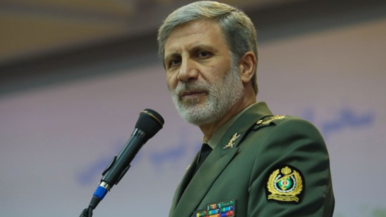 تنها با داشتن قدرت می‌توان حق ملت را ازدشمن گرفت