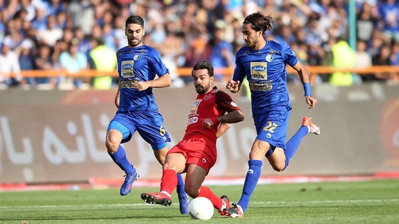 شباهت پیراهن‌های استقلال و پرسپولیس برای دربی