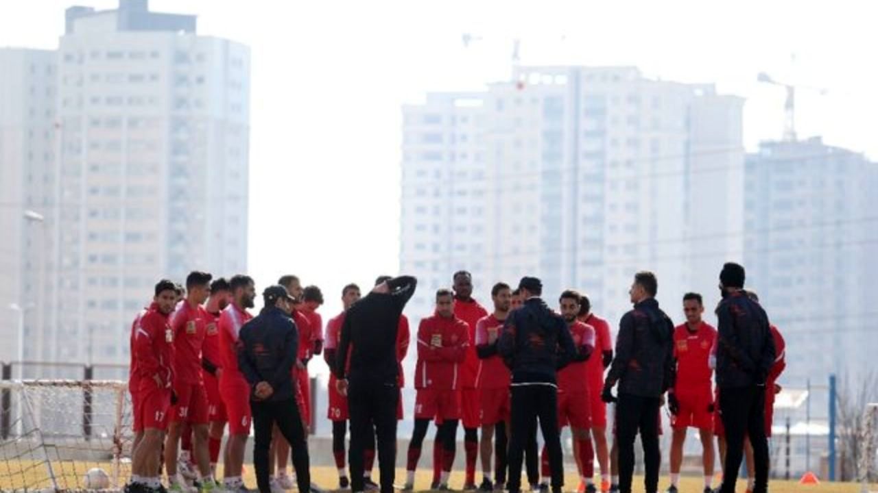 اعتصاب بازیکنان پرسپولیس با میانجیگری یحیی پایان یافت