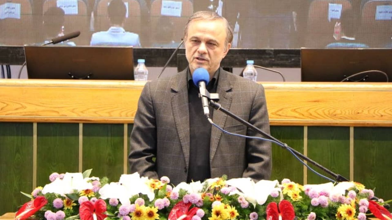 در صورت تفویض اختیارات به استان متعهد و پاسخگو خواهیم بود