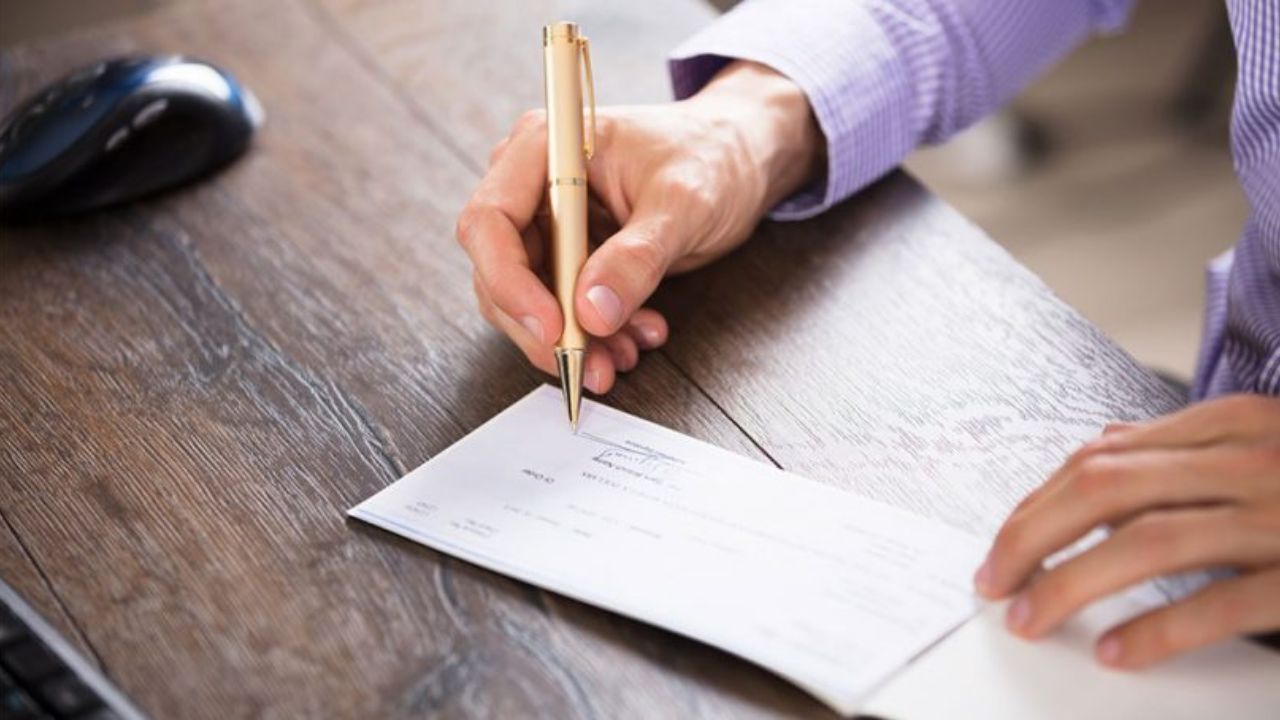 کاهش زندانیان چک معطل اجرای کامل قانون/بانک مرکزی آستین بالا بزند