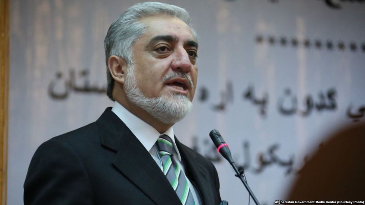مقامات فرودگاه کابل مانع سفر رئیس تیم انتخاباتی «عبدالله» شدند