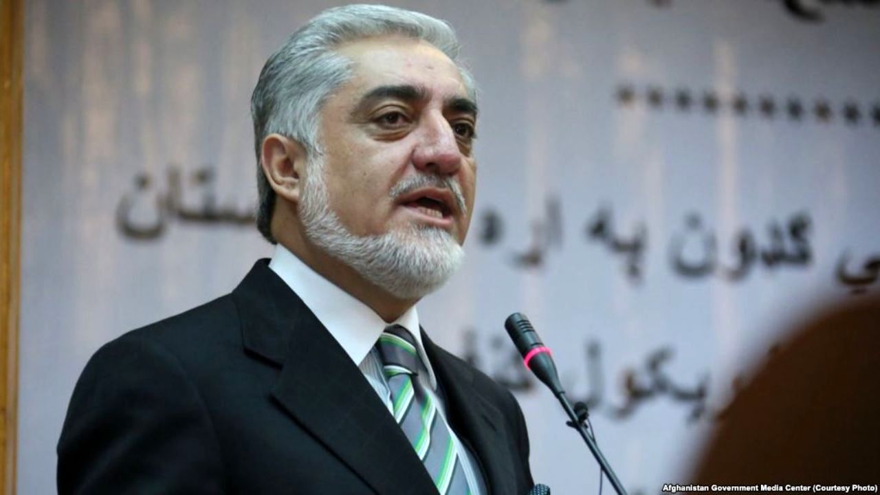 مقامات فرودگاه کابل مانع سفر رئیس تیم انتخاباتی «عبدالله» شدند